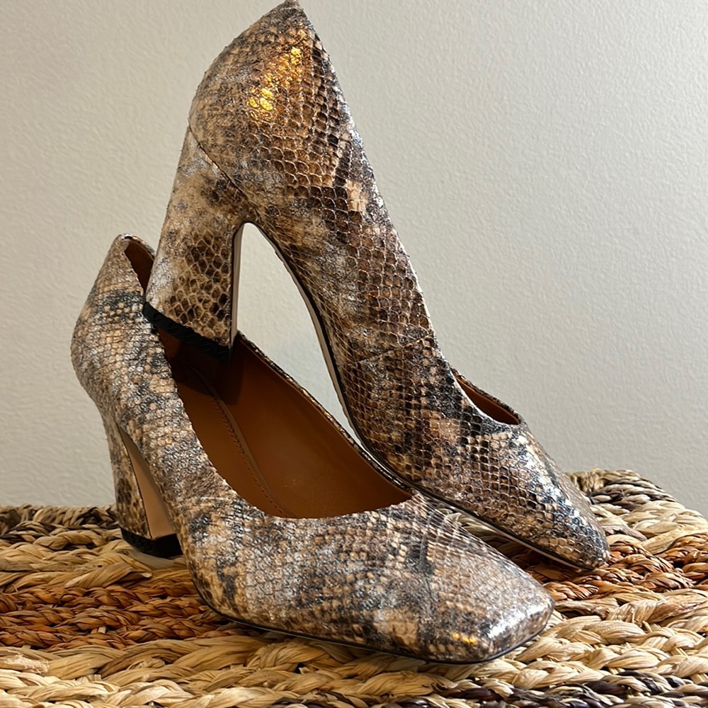 NWT SARTO BLOCK METALLIC SNAKESKIN HEELS